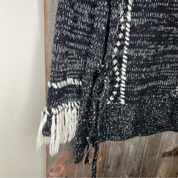 Saylor Oversized Black and White Fringe Sweater with Open Sides size XS/ S - Picture 5 of 14